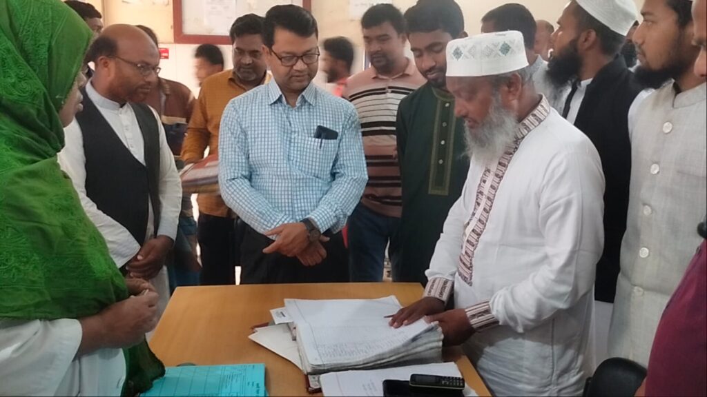 ভূরুঙ্গামারী সদর হাসপাতাল পরিদর্শন করেন এমপি আনোয়ারুল