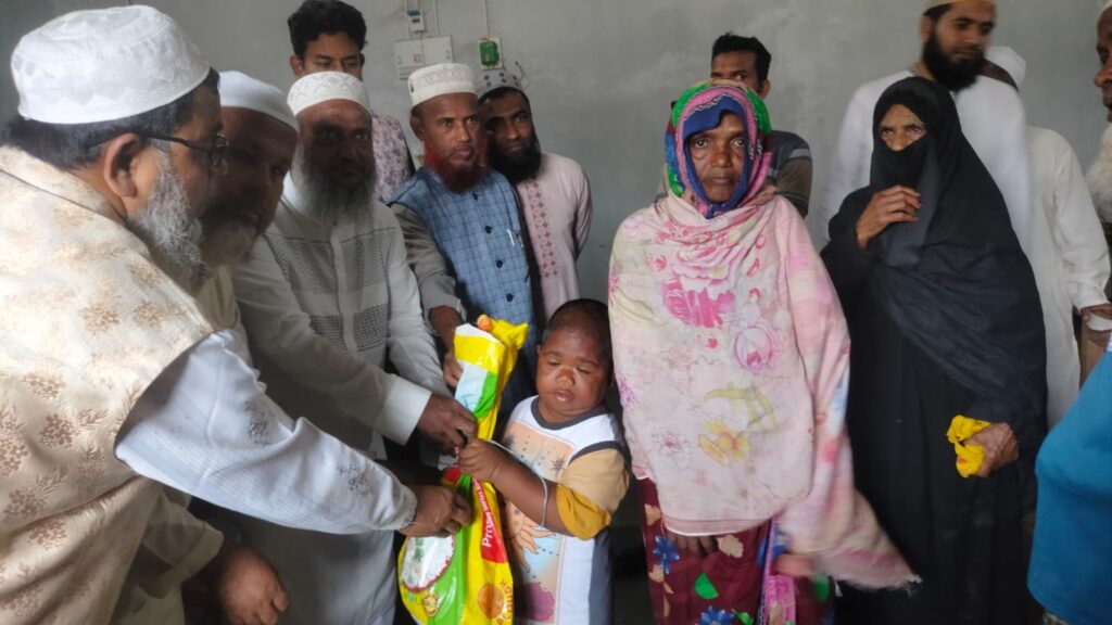 ভূরুঙ্গামারীতে ঈদ উপলক্ষে  প্রতিবন্ধী পরিবারের মাঝে খাদ্য সামগ্রী বিতরণ