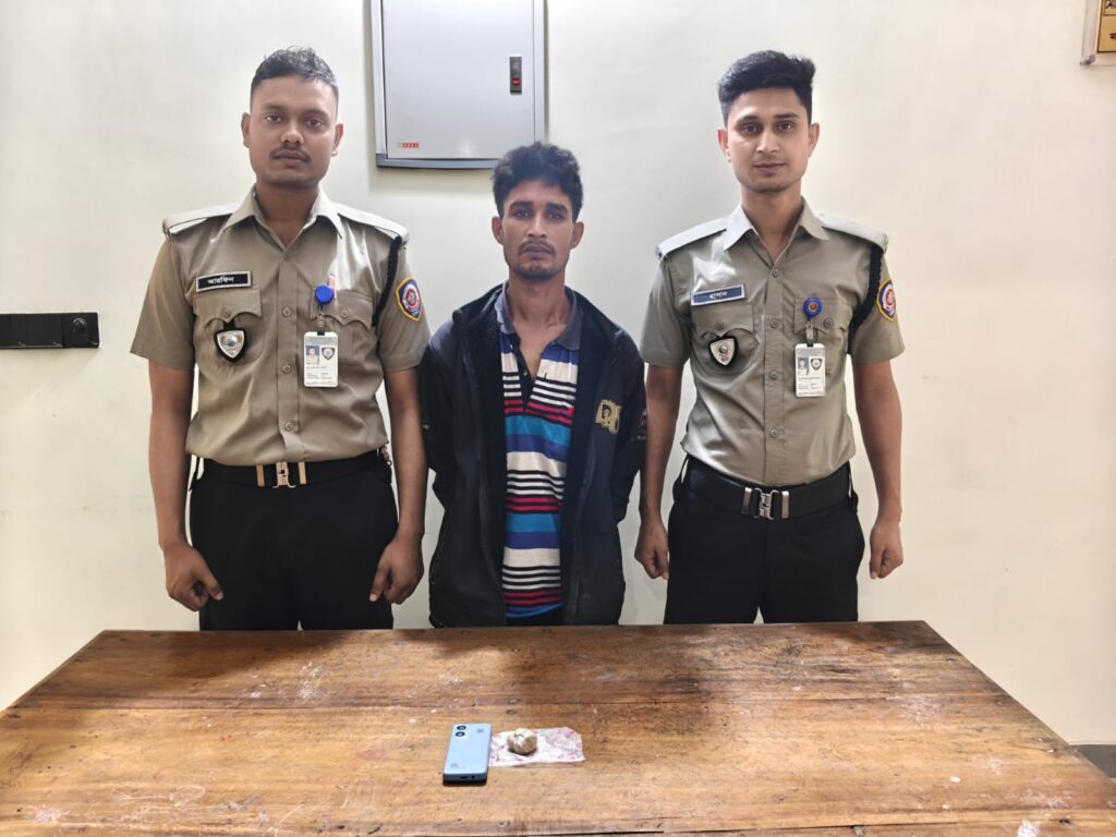 জয়পুরহাটে হেরোইনসহ যুবক আটক