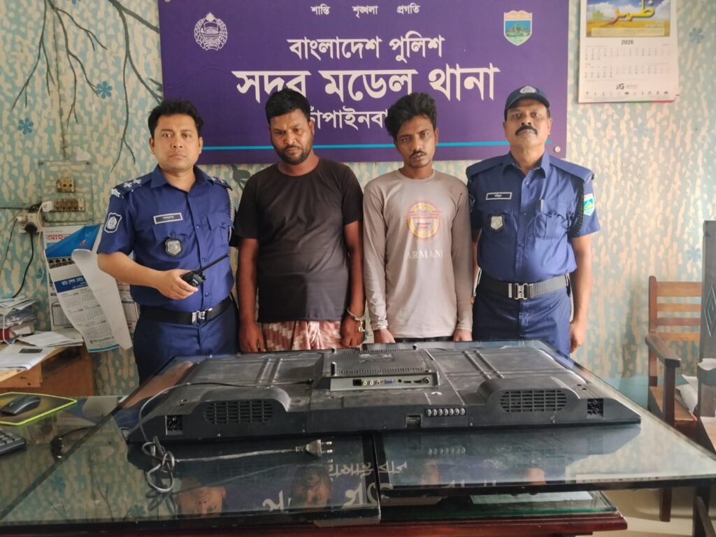 চাঁপাইনবাবগঞ্জে স্কুলের চুরি হওয়া ৩টি স্মার্ট টিভি উদ্ধার, গ্রেফতার ২