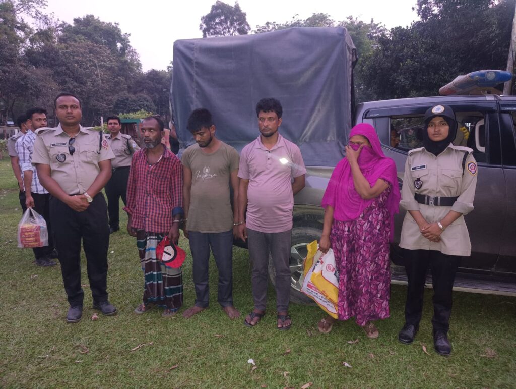 ভূরুঙ্গামারীতে ৩শ পিচ ইয়াবাসহ ৪ মাদক কারবারি গ্রেফতার