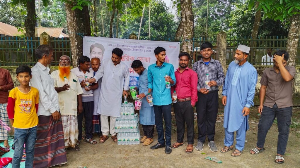 ভূরুঙ্গামারীতে পরীক্ষা কেন্দ্রে বিশুদ্ধ পানি ও চকলেট বিতরণ