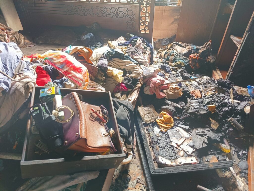 ভূরুঙ্গামারীতে চিকিৎসকের বাড়িতে চুরি ও অগ্নিসংযোগ