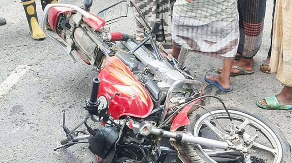 চাঁপাইনবাবগঞ্জে ট্রাক-মোটরসাইকেল সংঘর্ষে ২জন নিহত