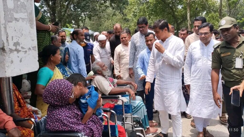 দেবীগঞ্জে ঝড় ও শিলাবৃষ্টিতে ক্ষতিগ্রস্তদের মাঝে ঢেউটিন, নগদ অর্থ ও সামগ্রী বিতরণ